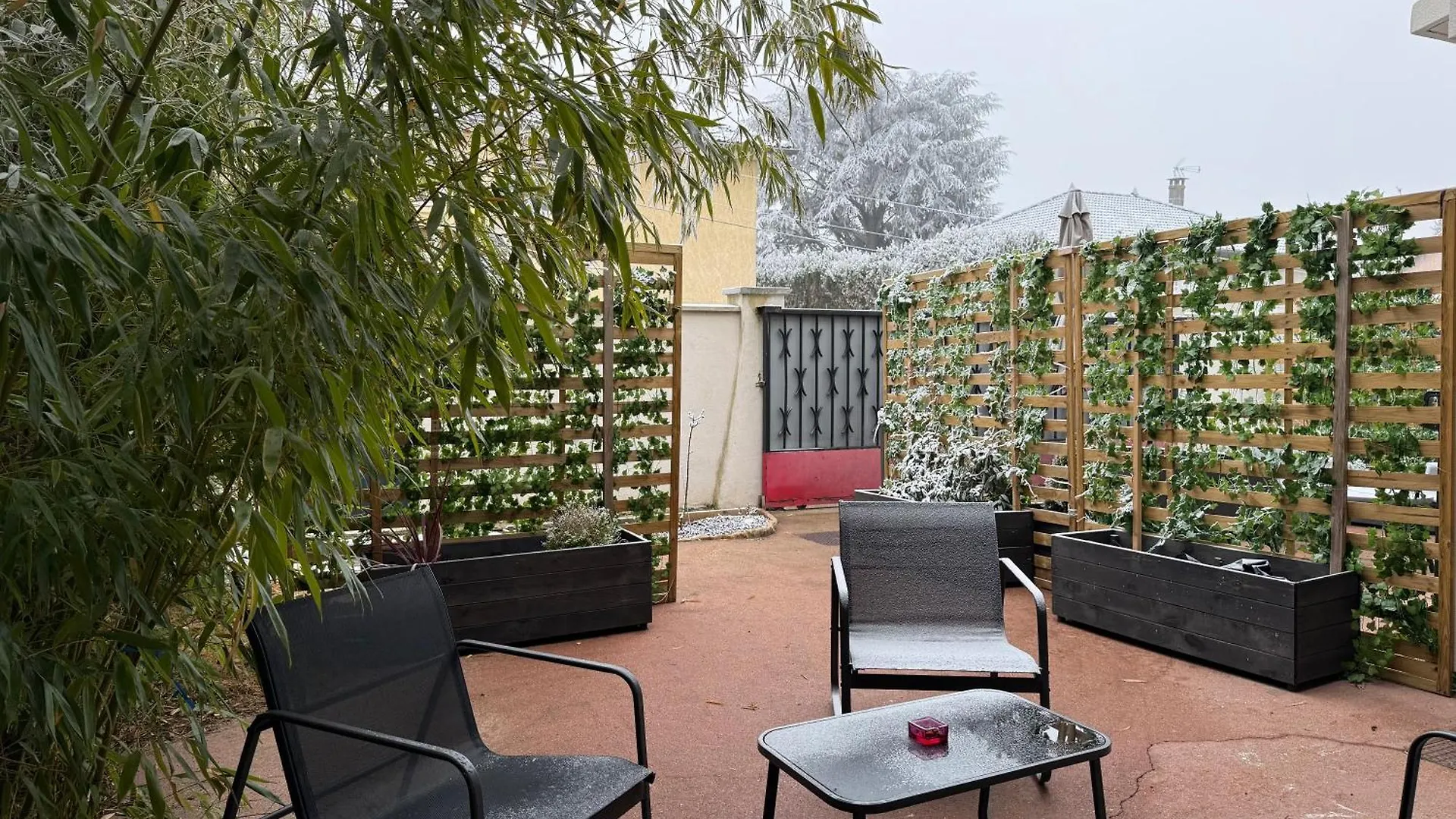 Nova House T2 Apartment Meyzieu France